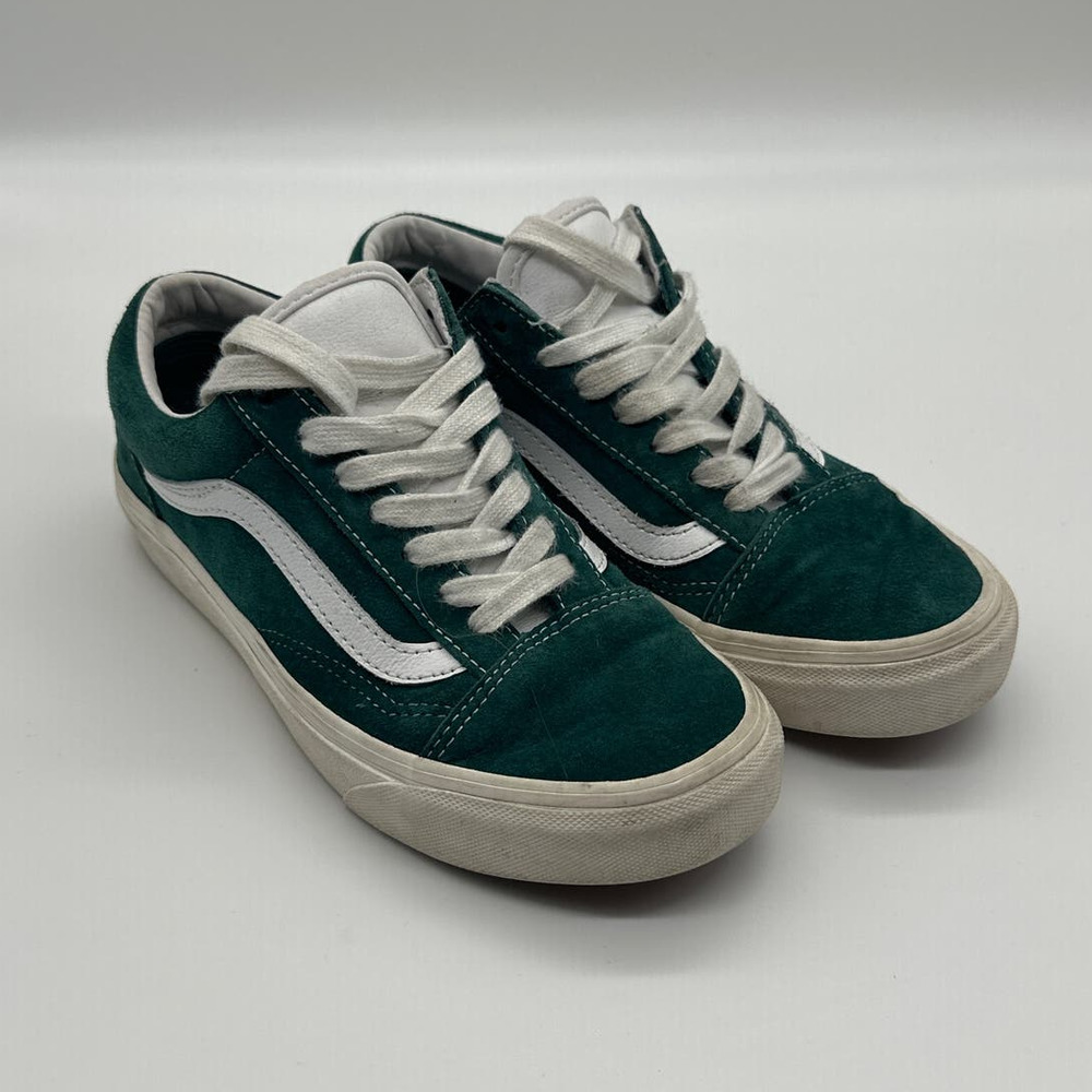 Youth Vans Women size 5.0  Men size 3.5.‎